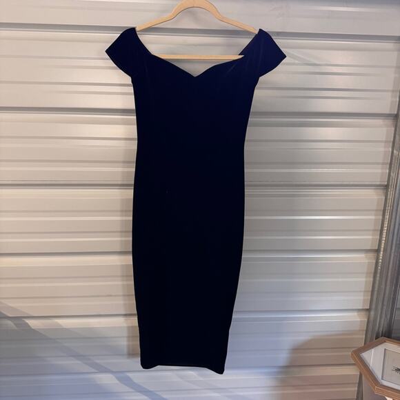 Boohoo Black Velvet Off-Shoulder Bodycon Midi Dress - Picture 1 of 9